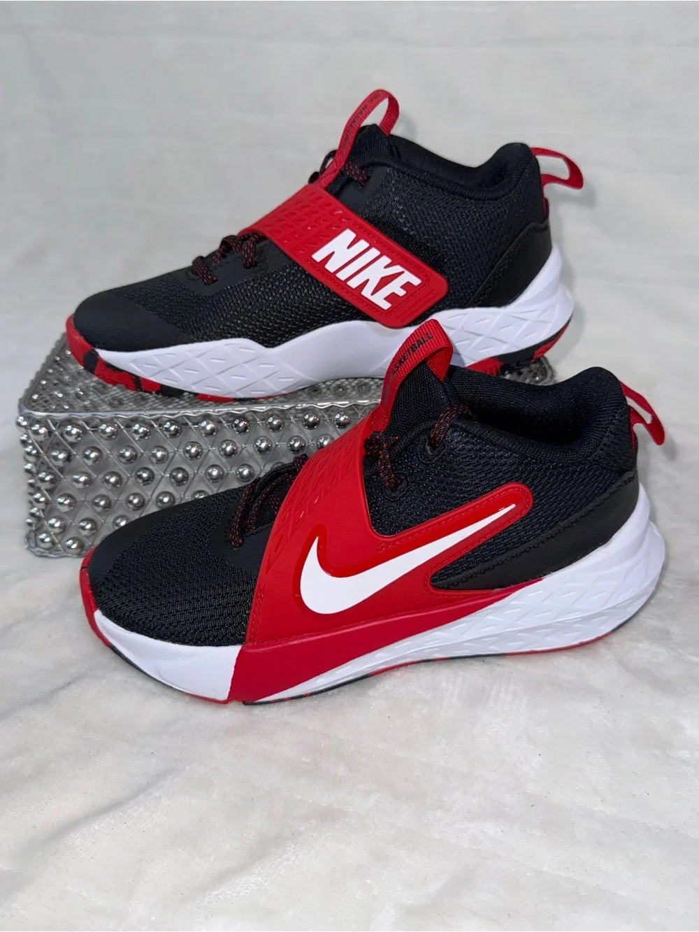 Nike Team Hustle D 12 Black University Red Sz 3.5Y/Wmns 5 HF6279-001 🏀❤️